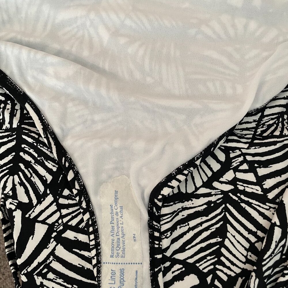 Time and Tru Women's Strappy One-Piece Swimsuit Size 2X- NEW! - Picture 8 of 8